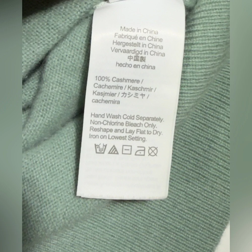 J. Crew Green Crew Neck Sweater 100 % CASHMERE 💚🪾